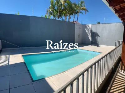 Casa com 3 Quartos para alugar, 250m² no Cidade Jardim, Uberlândia