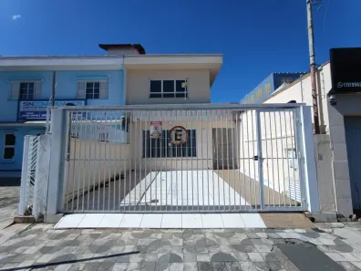 Sobrado com 3 Quartos à venda, 142m² no Jardim Santa Helena, Suzano