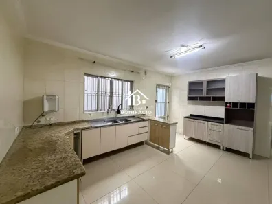Sobrado com 4 Quartos para alugar, 220m² no Vila Paranaguá, São Paulo