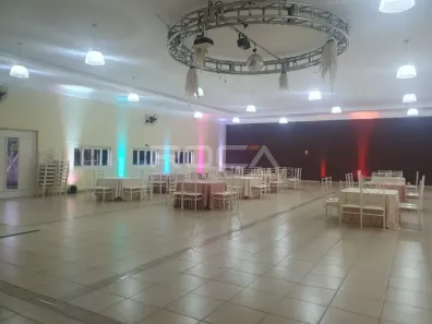 com 3 Quartos para venda ou aluguel, 1300m² no Estância Maria Alice Prolongamento, São Carlos
