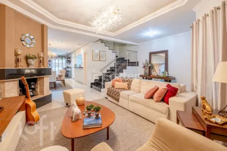 Casa com 3 Quartos à venda, 297m² no Jardim Itu, Porto Alegre