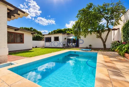 Casa com 3 Quartos à venda, 327m² no Chácara das Pedras, Porto Alegre