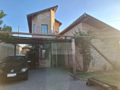 Sobrado com 4 Quartos à venda, 170m² no Loteamento Chácara das Flores, Taubaté