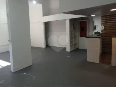 Galpão/Depósito/Armazém para alugar, 140m² no Pinheiros, São Paulo