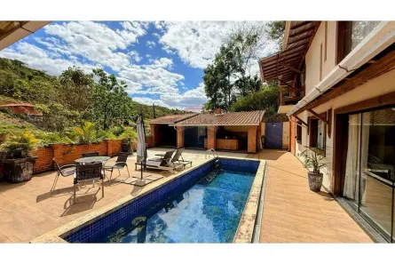 Casa com 4 Quartos à venda, 500m² no Paula Lima, Juiz de Fora