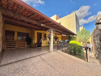 Casa com 4 Quartos à venda, 181m² no São João Batista (Venda Nova), Belo Horizonte