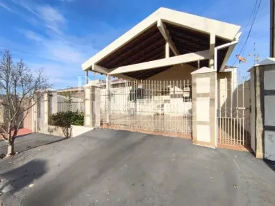Sobrado com 5 Quartos para alugar, 300m² no Jardim Alvorada, Londrina