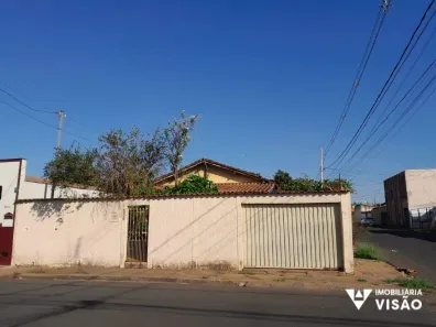 Casa com 2 Quartos à venda, 164m² no Santa Marta, Uberaba