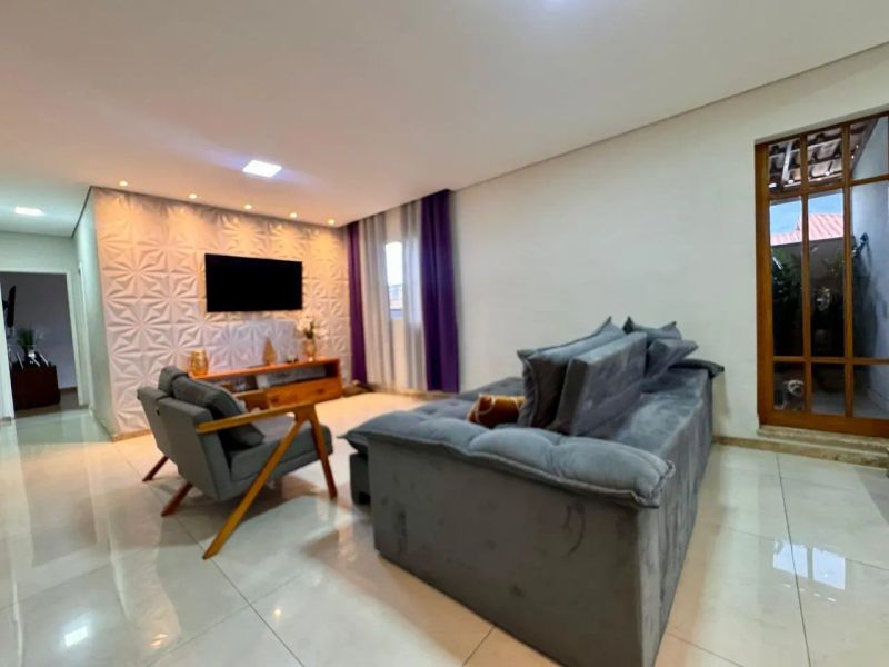 Casa com 4 quartos — Alípio de Melo, Belo Horizonte