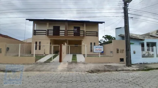 Casa com 3 Quartos para alugar, 136m² no Carianos, Florianópolis