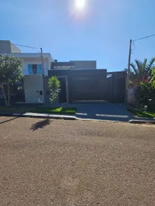 Casa com 3 Quartos à venda, 144m² no Jardim Novo Paulista, Maringá
