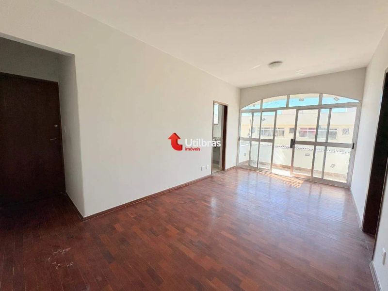 Apartamento com 3 quartos — Sagrada Família, Belo Horizonte