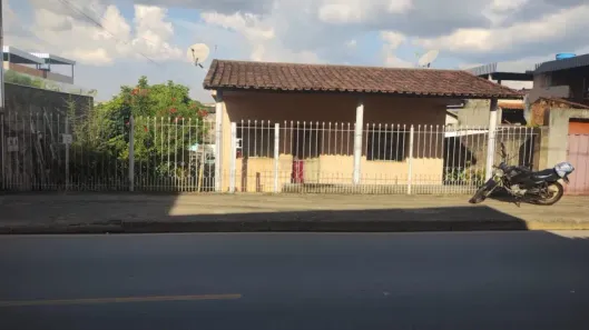 Casa com 3 Quartos à venda, 360m² no Jardim Laguna, Contagem