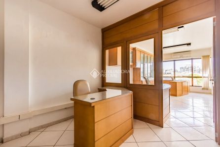 Sala Comercial à venda, 33m² no São Geraldo, Porto Alegre