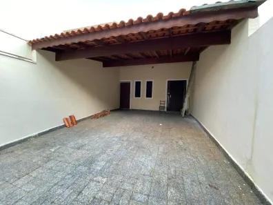 Sobrado com 3 Quartos para alugar, 334m² no Centro, Guararema