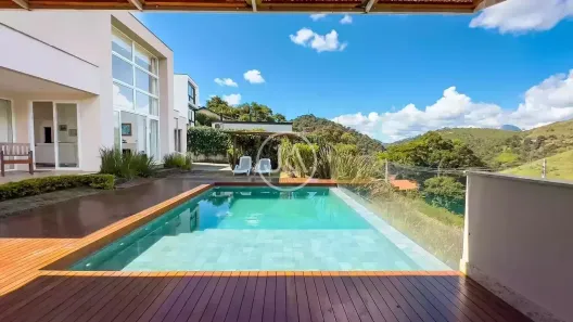 Casa com 4 Quartos para venda ou aluguel, 400m² no Bonsucesso, Petrópolis
