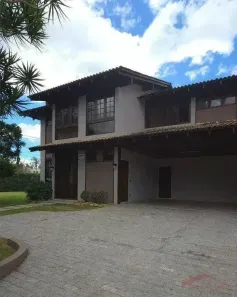 Casa com 3 Quartos para alugar, 280m² no América, Joinville