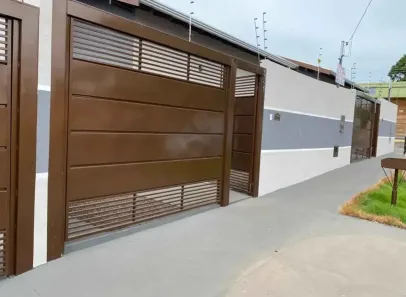 Casa com 2 Quartos à venda, 79m² no Jardim Itália, Maringá
