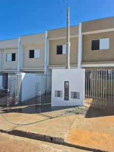 Sobrado com 2 Quartos à venda, 61m² no Jardim São Conrado II, Tatuí