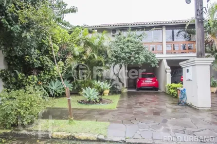 Casa de Condomínio com 3 Quartos à venda, 234m² no Cavalhada, Porto Alegre