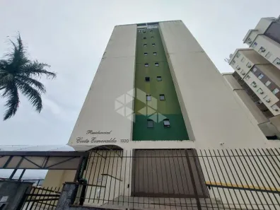 Apartamento com 2 Quartos para alugar, 65m² no Barreiros, São José
