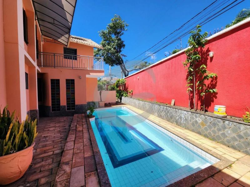Casa com 4 quartos — Copacabana, Belo Horizonte