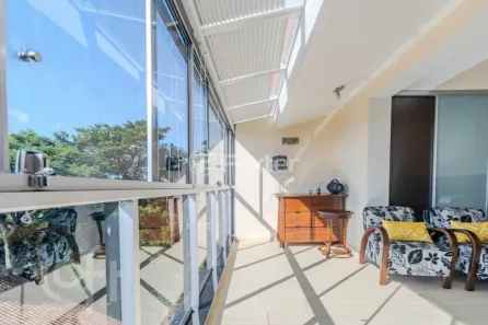 Casa de Condomínio com 4 Quartos à venda, 347m² no Vila Assunção, Porto Alegre