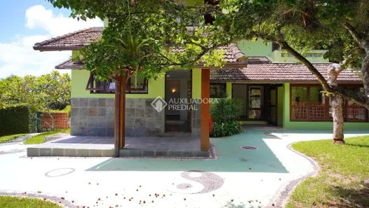 Casa de Condomínio com 4 Quartos para alugar, 250m² no Lagoa da Conceição, Florianópolis