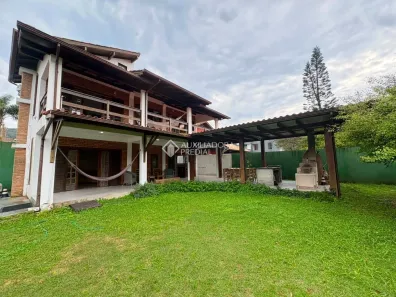 Casa com 2 Quartos para alugar, 120m² no Morro das Pedras, Florianópolis
