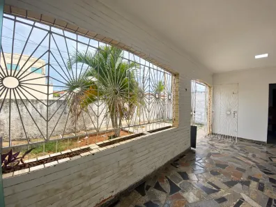 Casa com 3 Quartos à venda, 110m² no Candelária, Natal
