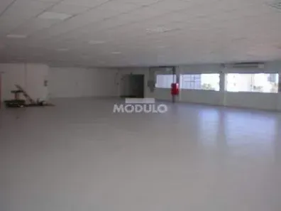 Sala Comercial para alugar, 625m² no Centro, Uberlândia