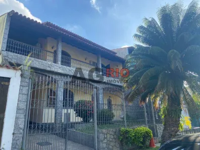 Casa com 4 Quartos à venda, 261m² no Vila Valqueire, Rio de Janeiro