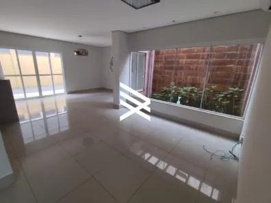 Casa de Condomínio com 3 Quartos para alugar, 150m² no Granja Marileusa, Uberlândia