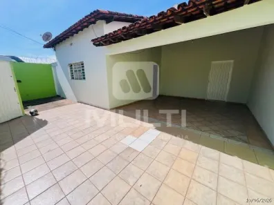 Casa com 3 Quartos para alugar, 130m² no Santa Mônica, Uberlândia