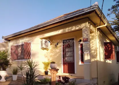 Casa com 4 Quartos à venda, 180m² no Cavalhada, Porto Alegre
