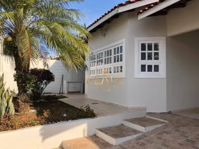 Casa com 3 Quartos para alugar, 130m² no Centro, Vinhedo