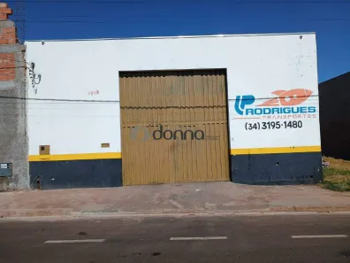 Galpão/Depósito/Armazém à venda, 299m² no Parque das Laranjeiras, Uberaba