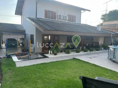 Sobrado com 3 Quartos à venda, 200m² no Cidade Jardim, Jacareí