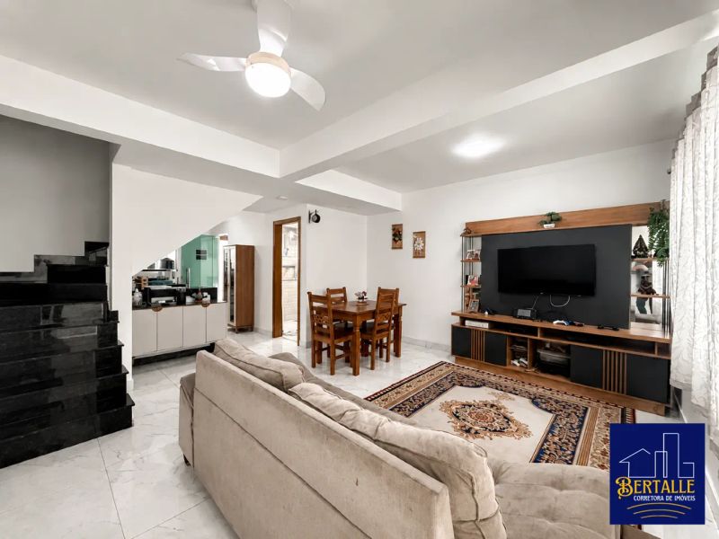 Casa com 3 quartos — Santa Amélia, Belo Horizonte