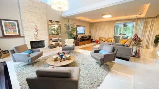 Casa com 4 Quartos à venda, 540m² no Córrego Grande, Florianópolis