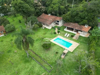 Fazenda/Sítio com 5 Quartos à venda, 300m² no Jardim Camargo (Canguera), São Roque