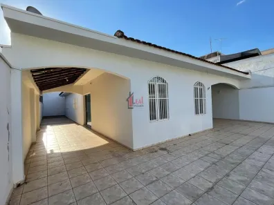Casa com 3 Quartos para alugar, 200m² no Centro, Presidente Prudente