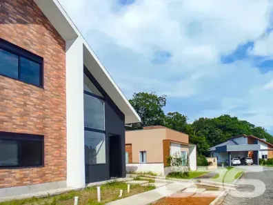 Sobrado com 3 Quartos à venda, 176m² no Iperoba, São Francisco do Sul