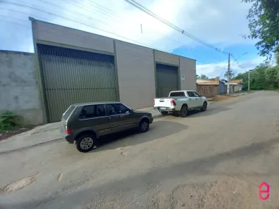 Galpão/Depósito/Armazém à venda, 200m² no Jardim Marques de Abreu, Goiânia