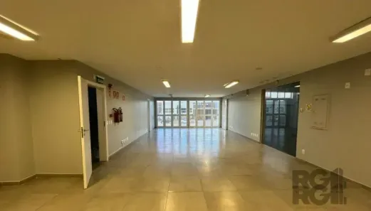 Galpão/Depósito/Armazém à venda, 810m² no Sarandi, Porto Alegre