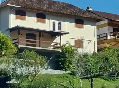 Casa de Condomínio com 4 Quartos para alugar, 500m² no Alto da Serra, Petrópolis