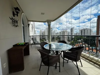 Apartamento com 3 Quartos para venda ou aluguel, 240m² no Campo Belo, São Paulo