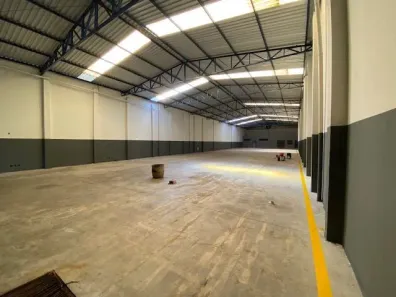Galpão/Depósito/Armazém à venda, 836m² no Novo Mundo, Uberlândia