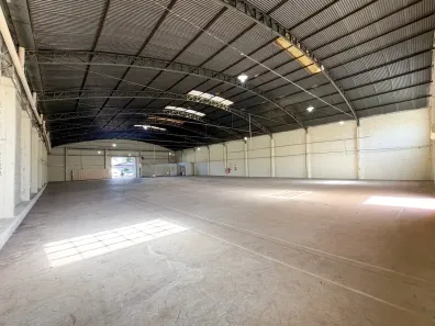 Prédio Residencial para alugar, 1120m² no Setor Empresarial, Goiânia