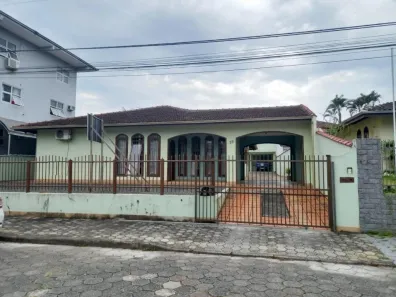 Casa com 4 Quartos à venda, 200m² no América, Joinville